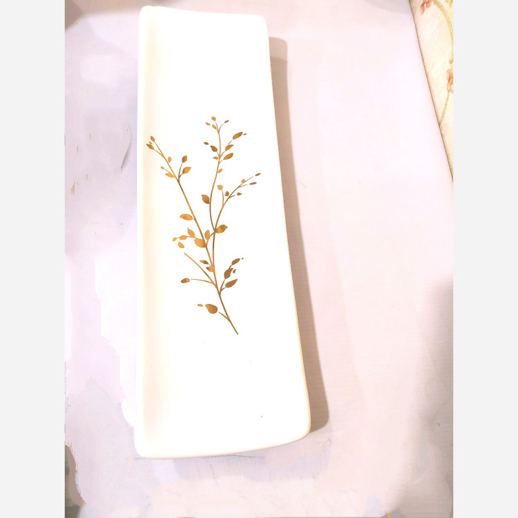 رولت خوری گل سرخ / سرو و پذیرایی / (پس کرایه)