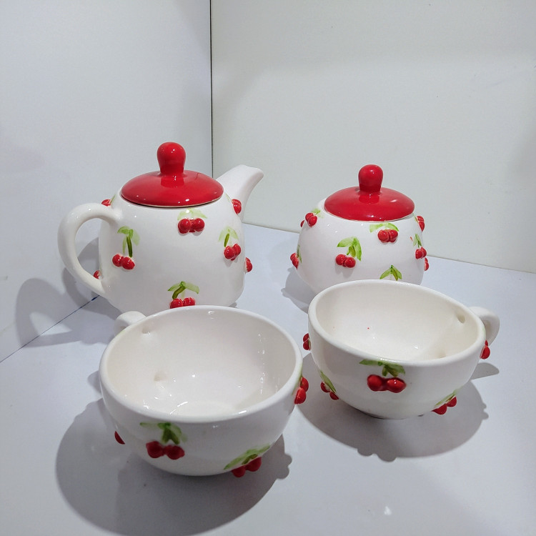ست چایخوری آلبالویی (پس کرایه )